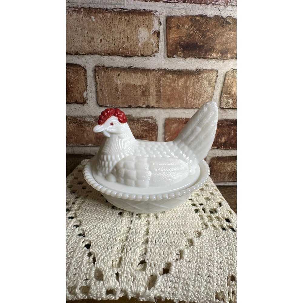 Vintage Westmoreland White Milk Glass Hen on Nest 5.5"